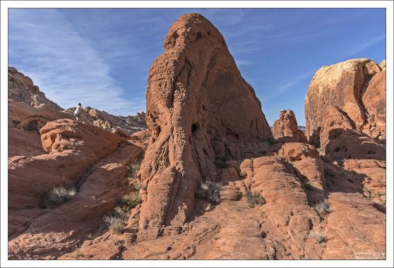 Лежащий "Слон" или "Мамонт" с хоботом, уходящим под землю.