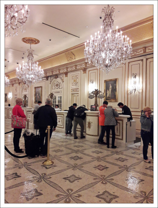 Заселяемся в гостиницу Париж, Париж.