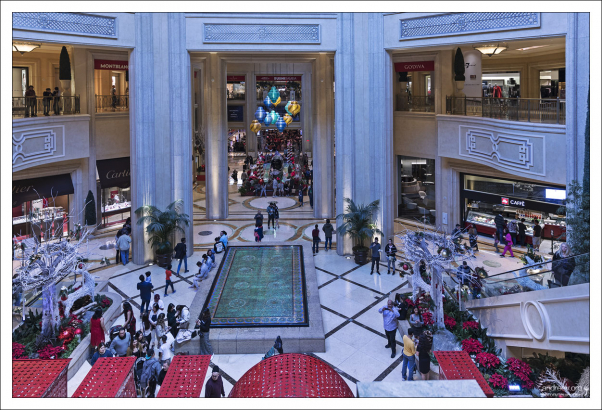 Площадь Waterfall Atrium внутри отеля Венецианец.