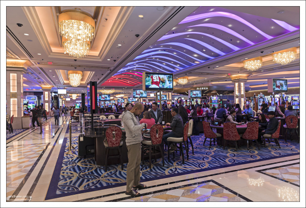 Казино в отеле Венецианец, секция table games (60 столов).