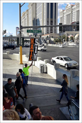 Религиозный фанатик на улицах Лас-Вегаса.