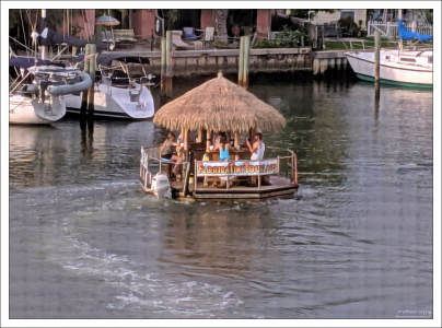 Плавучий бар по-флоридски.