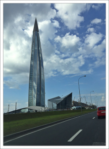 Общественно-деловой комплекс Лахта-центр в процессе строительства.