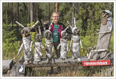 Саша присвоила себе зайцев Деда Мазая :)