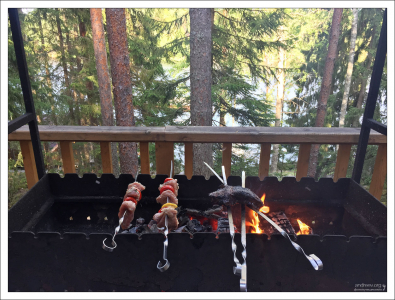 Мангал над озером.