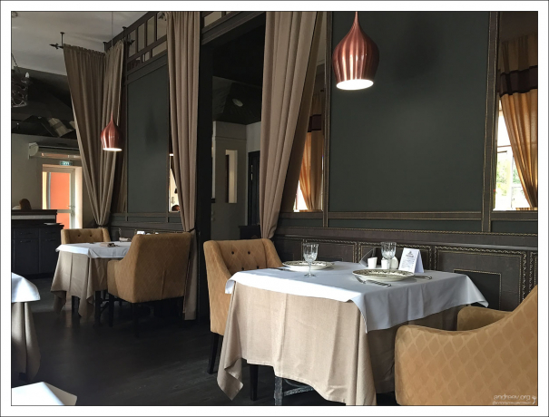 Интерьер ресторана "Русаков" при гостинице.