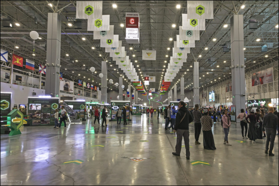 Внутри фан-зоны парка «Патриот».