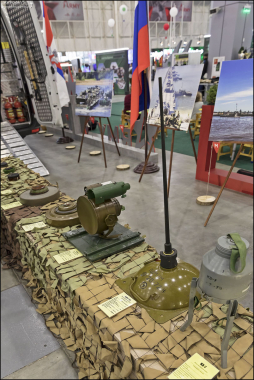 Различные типы противодесантных мин.