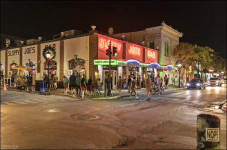 Бар "Sloppy Joe's", где любил бывать Э. Хемингуэй.