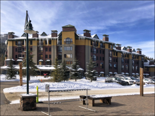 The Vintage Hotel на въезде на горнолыжный курорт Winter Park, Colorado.