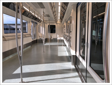 Пустой вагон монорельса в Тампе, Флорида.