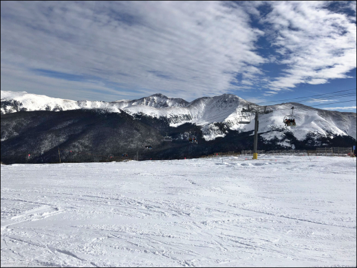 Снежная трасса Village way, которая идет с самого верха до базы внизу.
