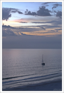 Когда испанские исследователи прибыли на остров в середине 1500-х годов, они дали острову название Ла-Исла-де-Сан-Маркос в честь святого Марка , традиционно считающегося автором Евангелия от Марка.