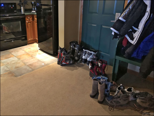 8 пар обуви на троих :)