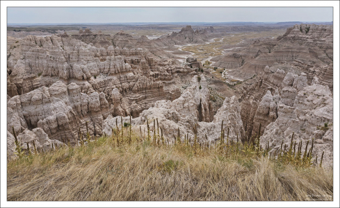 Гора Шип-Маунтин (Sheep Mountain Table)— самая высокая точка парка Badlands, её высота составляет почти километр над уровнем моря.