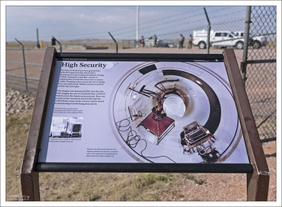 Ракетная шахта Дельта-09 охраняется по всем правилам до сих пор, рядом всегда присутствует гид-дежурный. Зайти на территорию можно с 9 до 3 каждый день, и даже прослушать аудио-тур на телефоне.