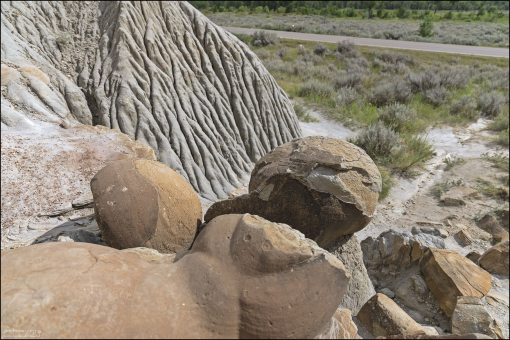 Чаще всего конкреции образуются в пористых осадочных породах — песках и глинах.