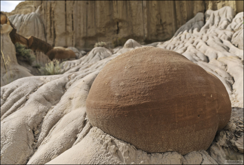 Размеры конкреций составляют от миллиметров до десятков сантиметров, а иногда даже до метра и более.