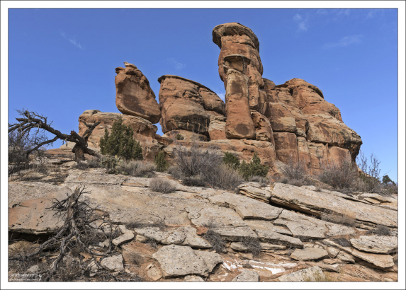 Devils Kitchen - группа огромных вертикальных валунов в парке Colorado National Monument.