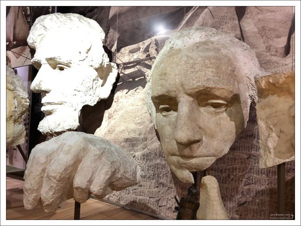 Гипсовые модели лиц президентов на горе Рашмор. Гипсовые модели лиц президентов на горе Рашмор