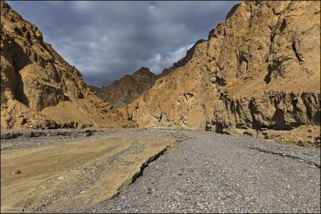 Золотой каньон стал оправдывать свое название.