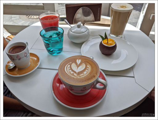 Coffeemania на Большой Никитской.