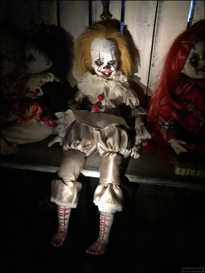 Пеннивайз — так зовут страшного клоуна из романа Стивена Кинга «Оно».