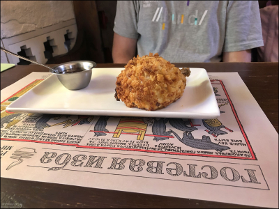 "Гостевая изба" - ресторан-музей русской гастрономической культуры в Сергиевом Посаде. Пожарская котлета.