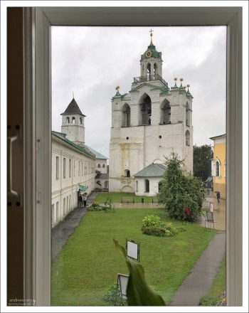 Звонница в Ярославском музее-заповеднике. Это единственная смотровая площадка в центральной части Ярославля на высоте 32 метров.