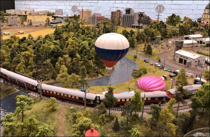 Запуск воздушных шаров возле города Тутаев (Романов-Борисоглебск).