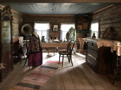 Предметы быта в доме зажиточного крестьянина.