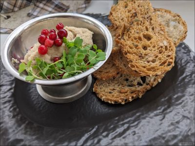 Паштет из сома с брусникой.