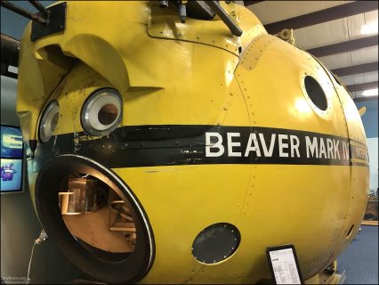 Beaver Mark IV — это глубоководный 1-2-местный батискаф, разработанный компанией North American Rockwell в 1968 году, и ныне являющийся одним из ключевых экспонатов в музее "Man in the Sea".
Глубина погружения до 610 метров. Активно использовался в нефтегазовой сфере для работ на морском дне и спасательных операций.