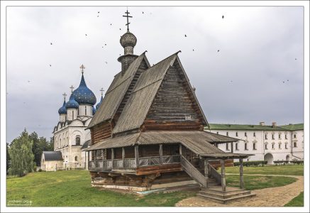 Никольская церковь из села Глотово, перевезённая в Суздаль — памятник деревянной архитектуры середины XVIII века.