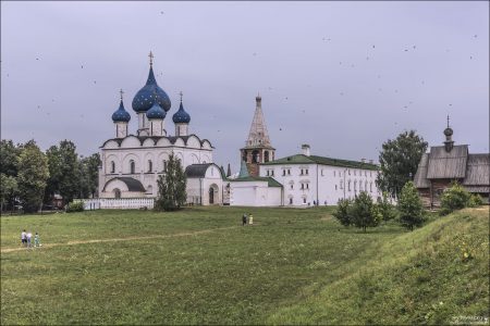 Суздальский кремль — древнейшая часть города, ядро Суздаля, по данным археологов, существующее с X века.