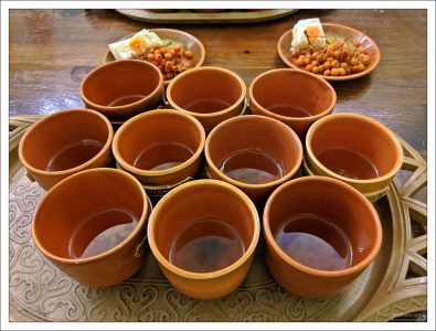 Дегустационный зал при Суздальском медоваренном заводе.