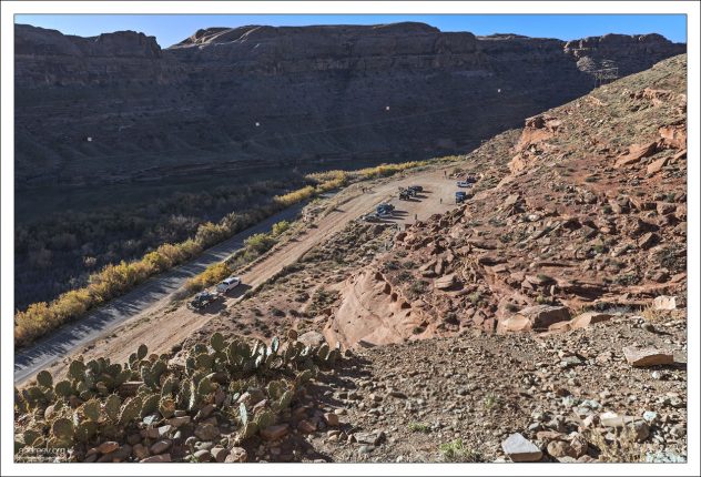 Крутой подъем на тропе Poison Spider с последующим выходом на плато.