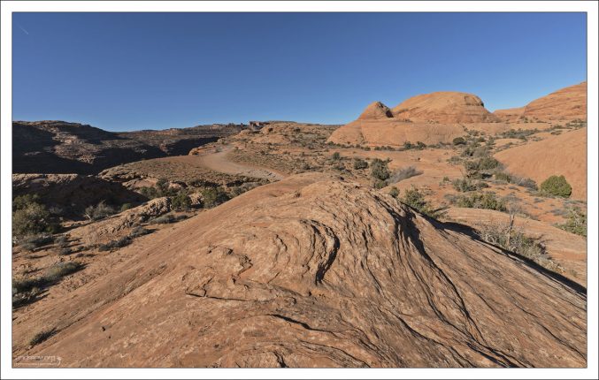 Название «сликрок» использовалось первыми поселенцами, потому что раньше лошади с металлическими подковами часто поскальзывались на поверхности песчаника, особенно во время дождя.