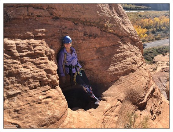 Саша перед третьим спуском в раппелинг-туре.