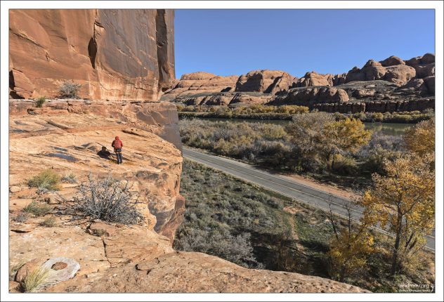 Перед четвертым спуском по вертикальной стене.