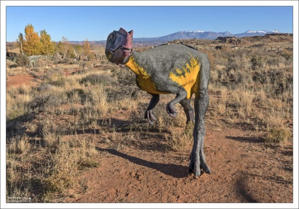 Gojirasaurus (Gojirasaurus quayi) — это загадочный и очень редкий хищный динозавр, живший в позднем триасе, около 210 миллионов лет назад на территории современного Нью-Мексико (США). Его имя происходит от японского Годзилла (Gojira) — намек на предполагаемые большие размеры этого древнего хищника.