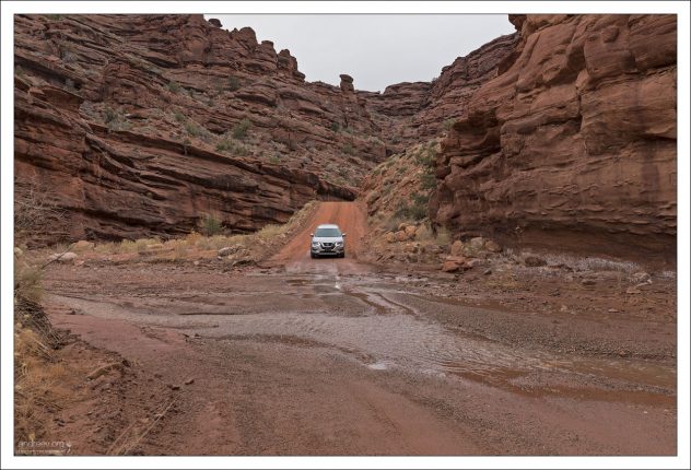 Дорога через Луковый ручей (Onion creek).