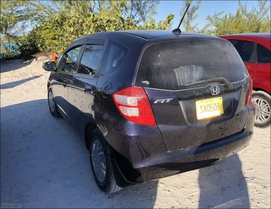 Honda Fit, выданная в прокате на острове. Малолитражный хэтчбек, известный своей универсальностью и топливной экономичностью.
В США полностью снят с производства в 2020 году.