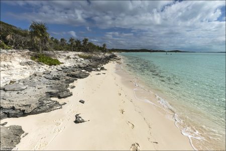 Пляж Sand Dollar Beach часто бывает малолюдным, и благодаря этому создаётся ощущение личного уголка.