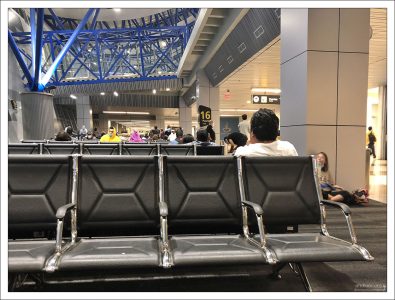 На пересадке в международном аэропорту Сальвадора.