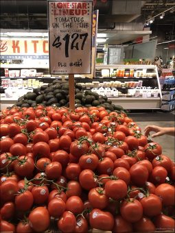 Магазин специализируется на свежих, органических и экзотических продуктах, включая редкие фрукты и овощи (например, crab-apples, Meyer lemons, sweet limes, pink lemons).