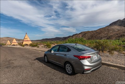 Участок для пикников с вигвамами вдоль дороги River Road (FM 170).