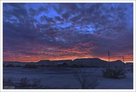 Закат над деревней Terlingua.
