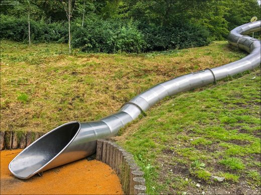 Суровые норвежские горки для детей.