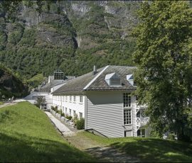 Гостиница Fretheim Hotel, построенная в 19-м веке в деревне Flåm.